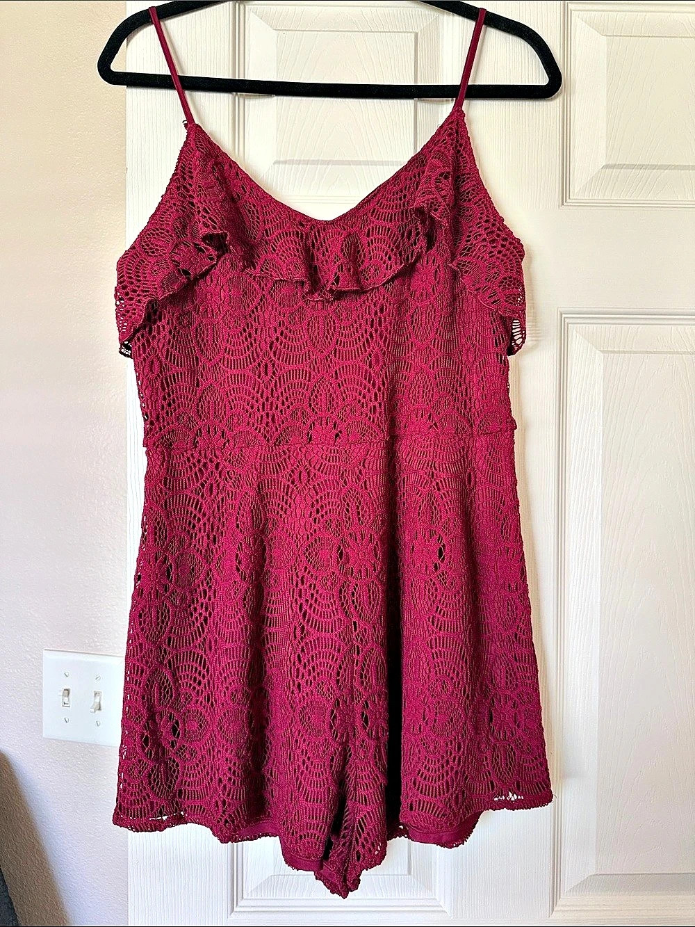 Express Lace Romper in Burgundy
Size 12
Like New